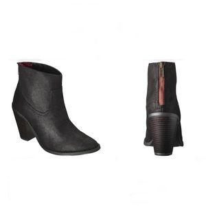 Mossimo “Kodi” Black Ankle Boots With Red Zipper